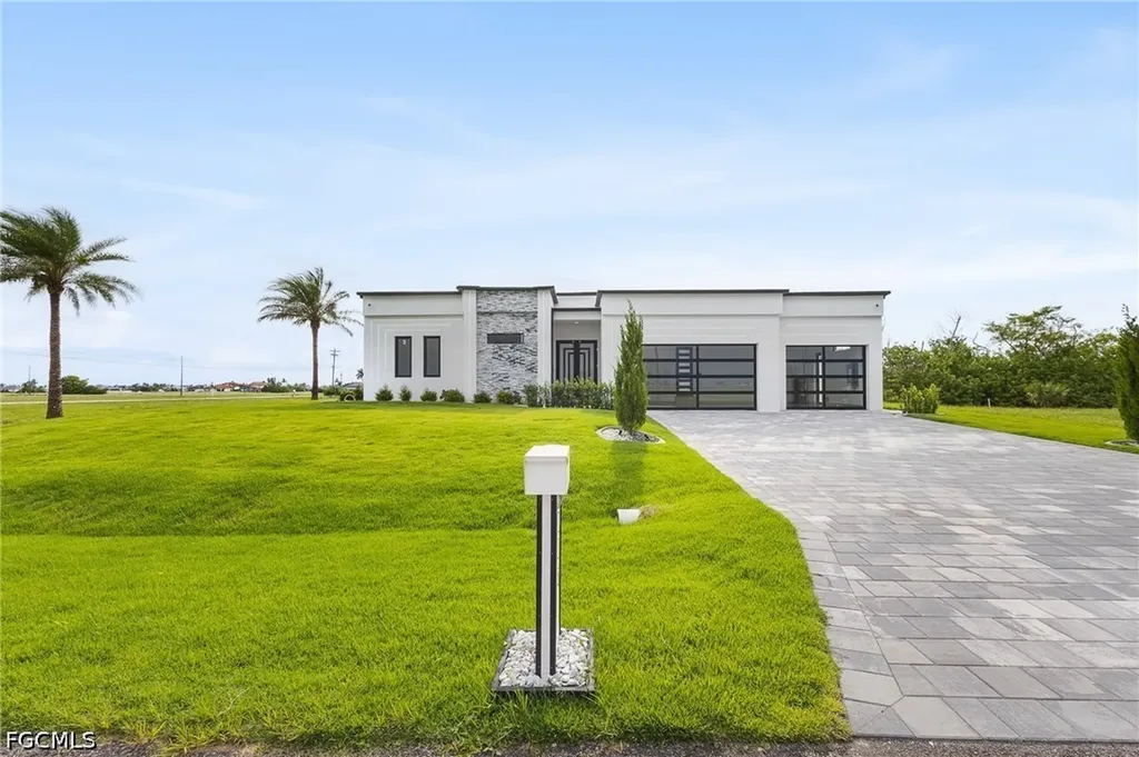 806 NW 33rd Avenue Cape Coral FL 33993