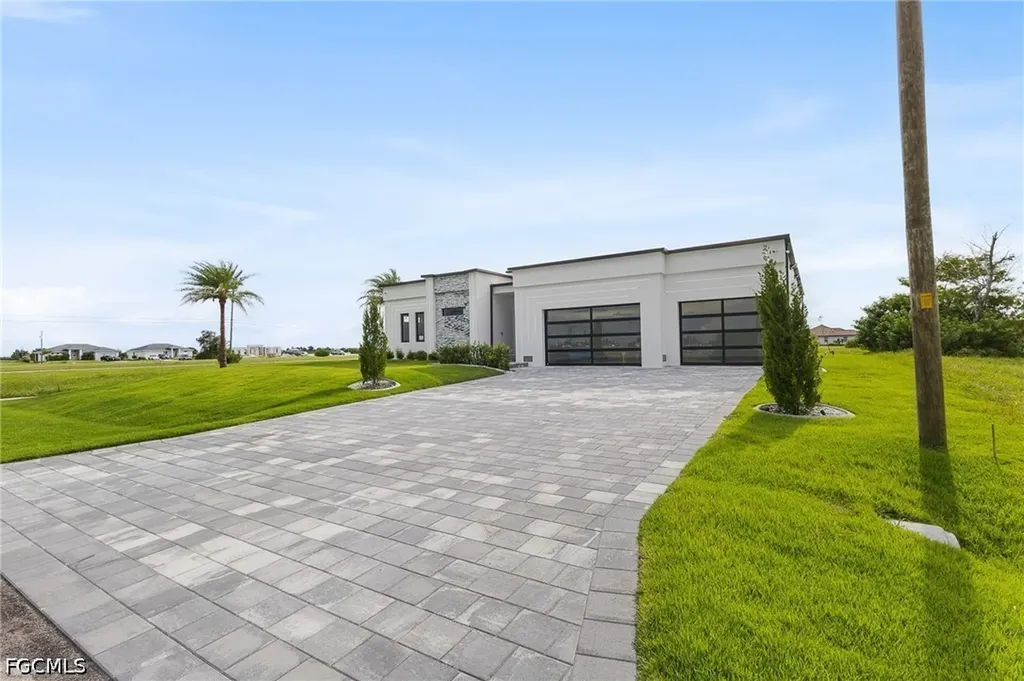 806 NW 33rd Avenue Cape Coral FL 33993