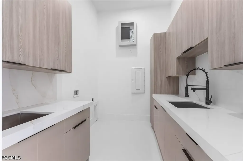 806 NW 33rd Avenue Cape Coral FL 33993