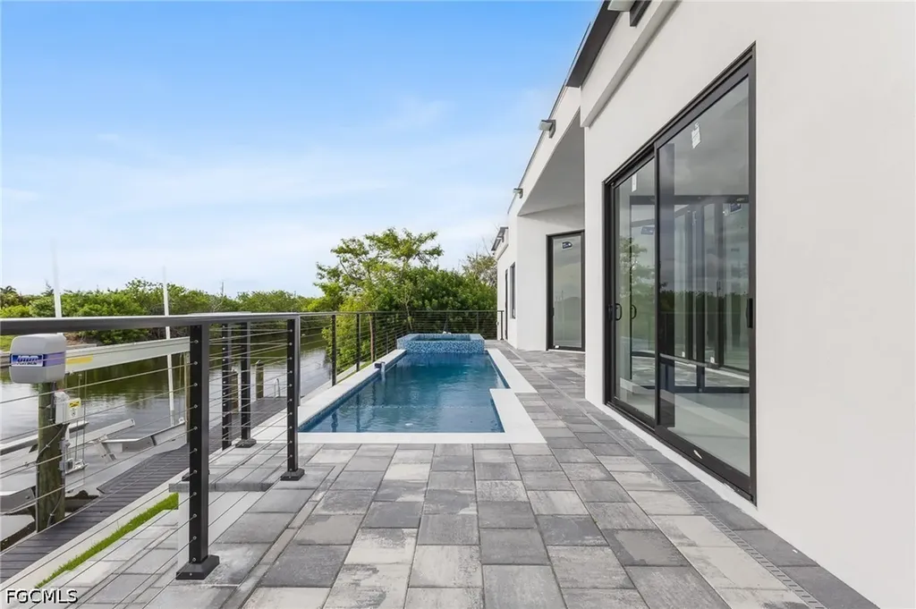 806 NW 33rd Avenue Cape Coral FL 33993