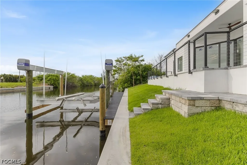 806 NW 33rd Avenue Cape Coral FL 33993