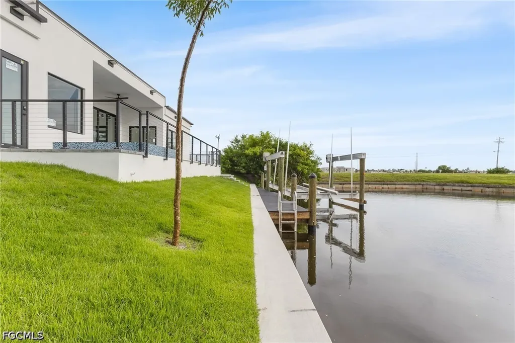 806 NW 33rd Avenue Cape Coral FL 33993