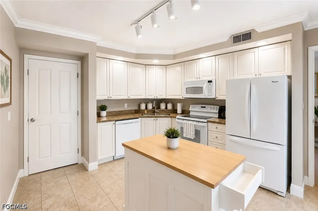 2825 Palm Beach Boulevard Fort Myers FL 33916
