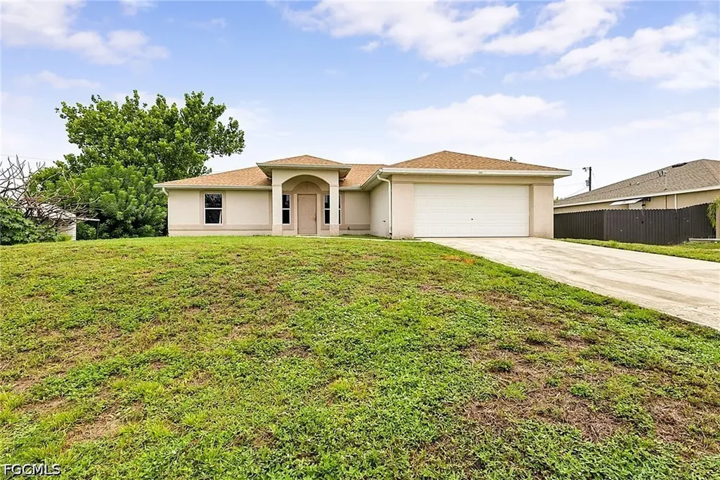 2909 38th Street SW Lehigh Acres FL 33976