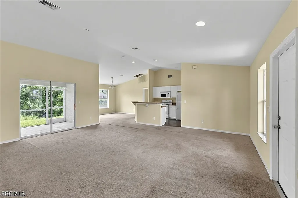 2909 38th Street SW Lehigh Acres FL 33976