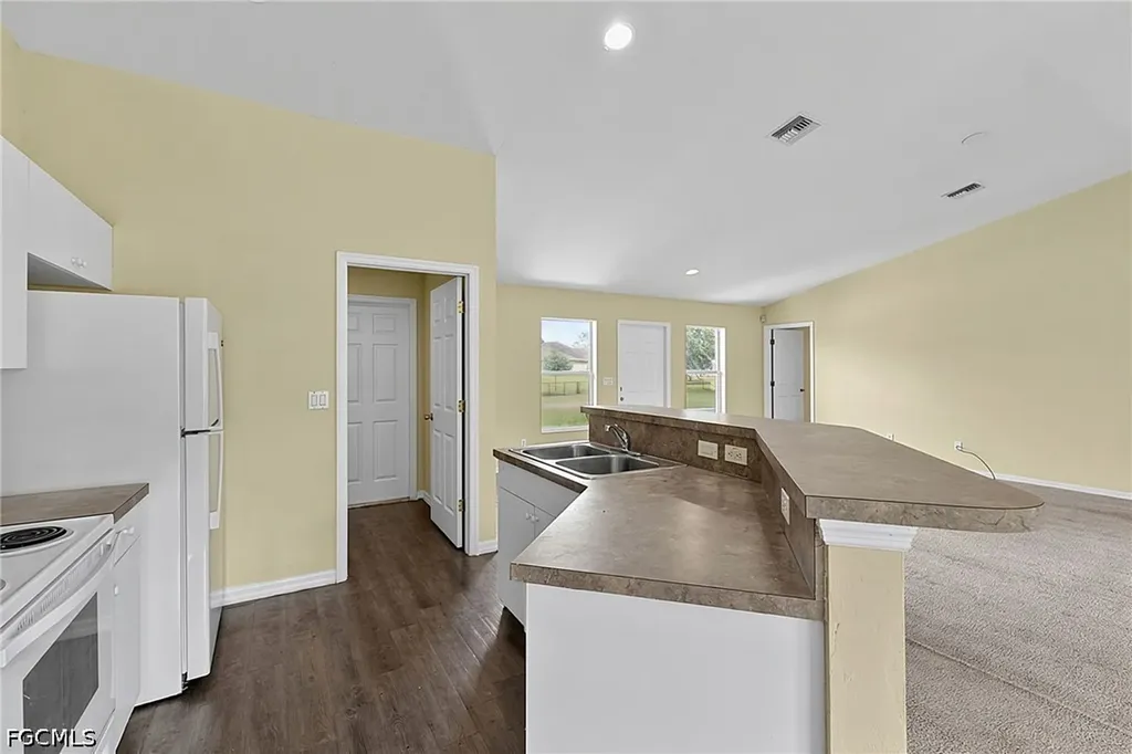 2909 38th Street SW Lehigh Acres FL 33976