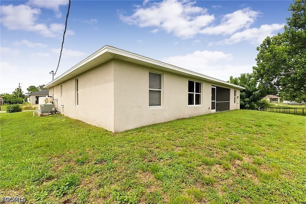 2909 38th Street SW Lehigh Acres FL 33976