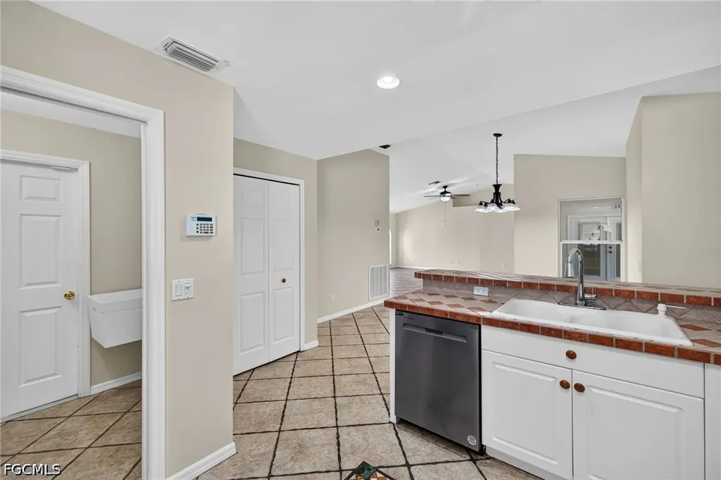 1632 SW 43rd Terrace Cape Coral FL 33914