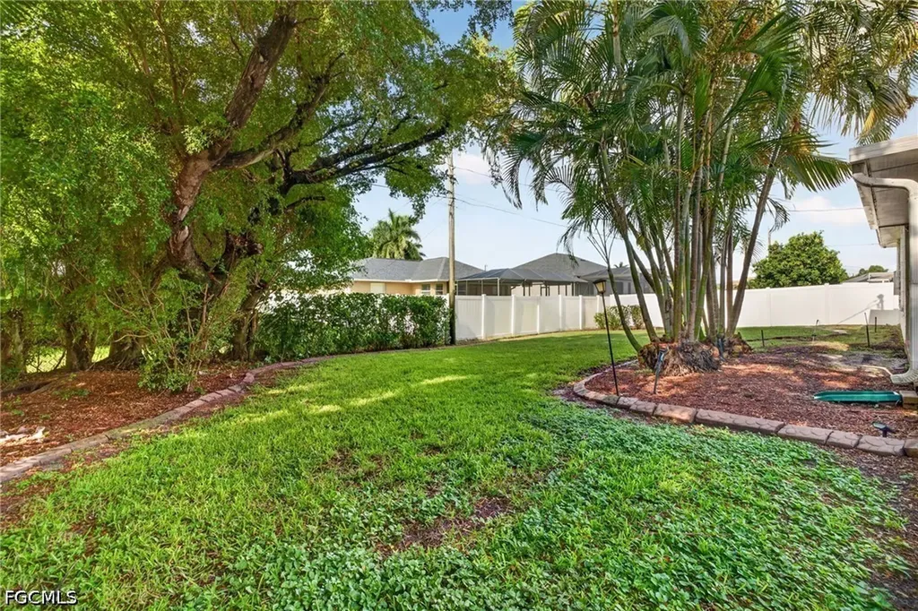 1632 SW 43rd Terrace Cape Coral FL 33914