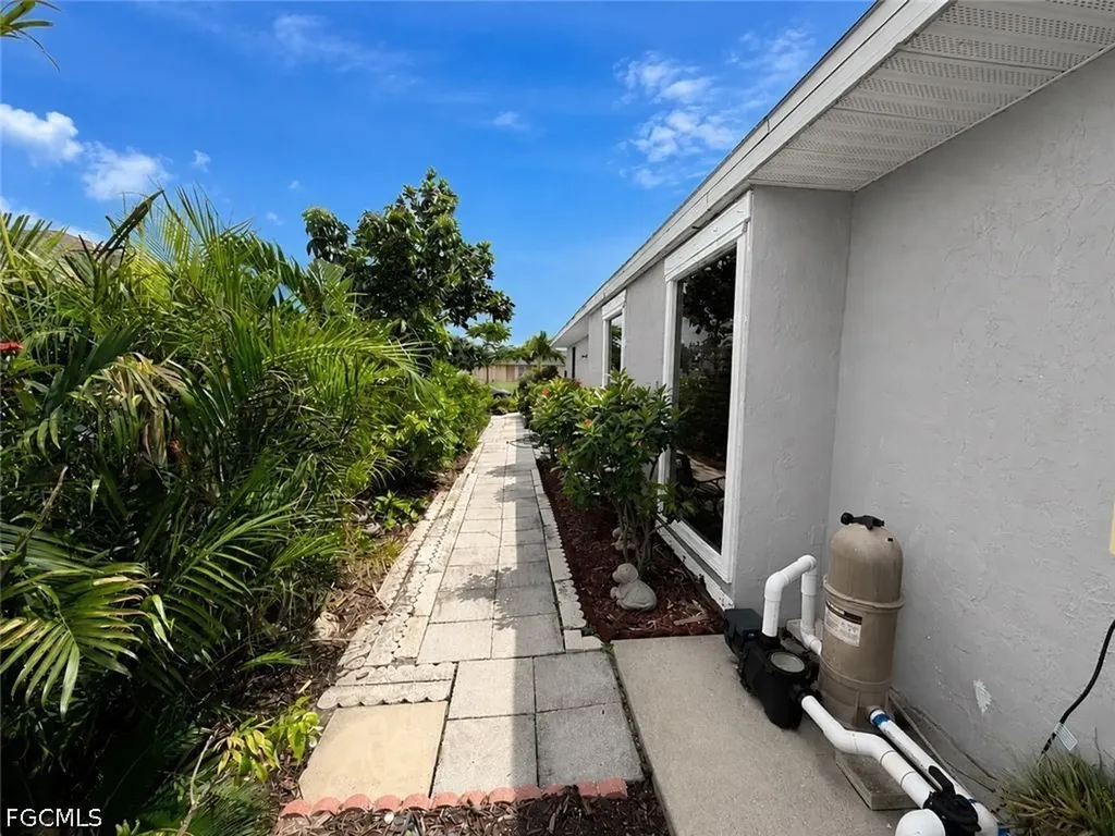 1631 SE 20th Street Cape Coral FL 33990