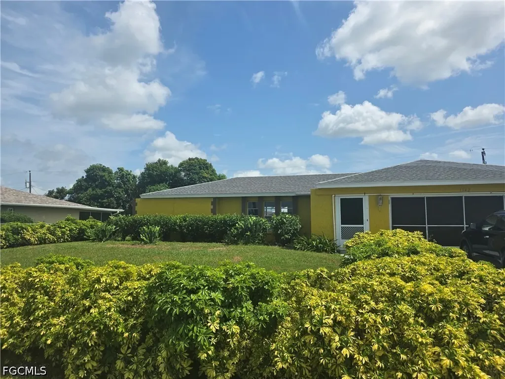 1542 Canal Street Lehigh Acres FL 33936