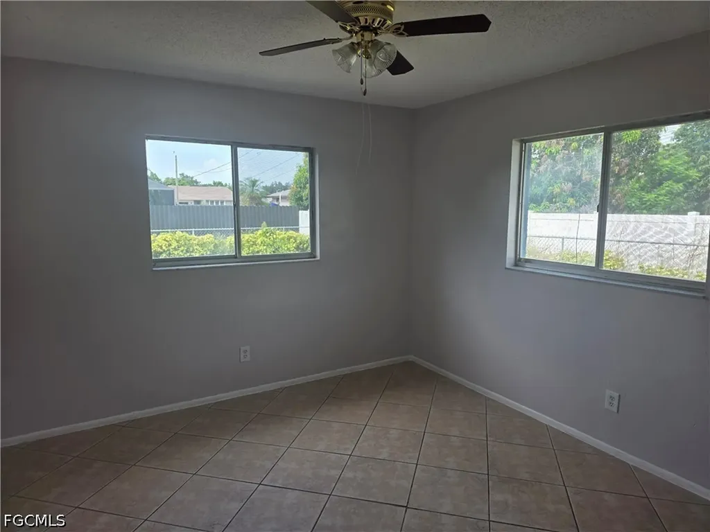 1542 Canal Street Lehigh Acres FL 33936