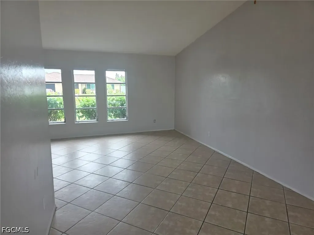 1542 Canal Street Lehigh Acres FL 33936