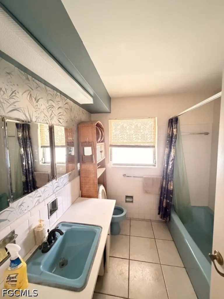 1510 SE 42nd Street Cape Coral FL 33904