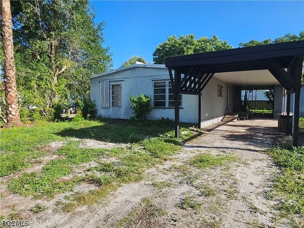 18210 Deuce Road North Fort Myers FL 33917