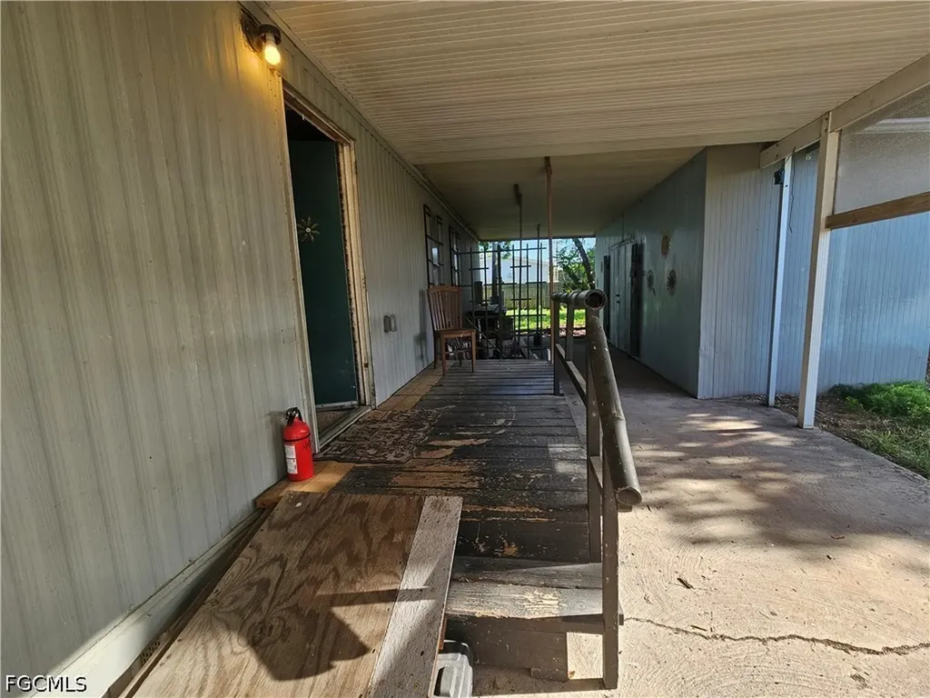 18210 Deuce Road North Fort Myers FL 33917