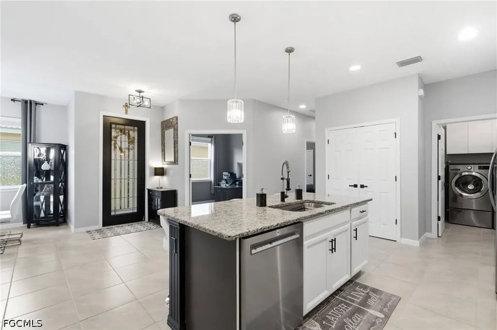 4439 Dutchess Park Road Fort Myers FL 33916