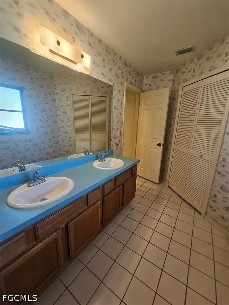 1715 Hancock Bridge Parkway Cape Coral FL 33990