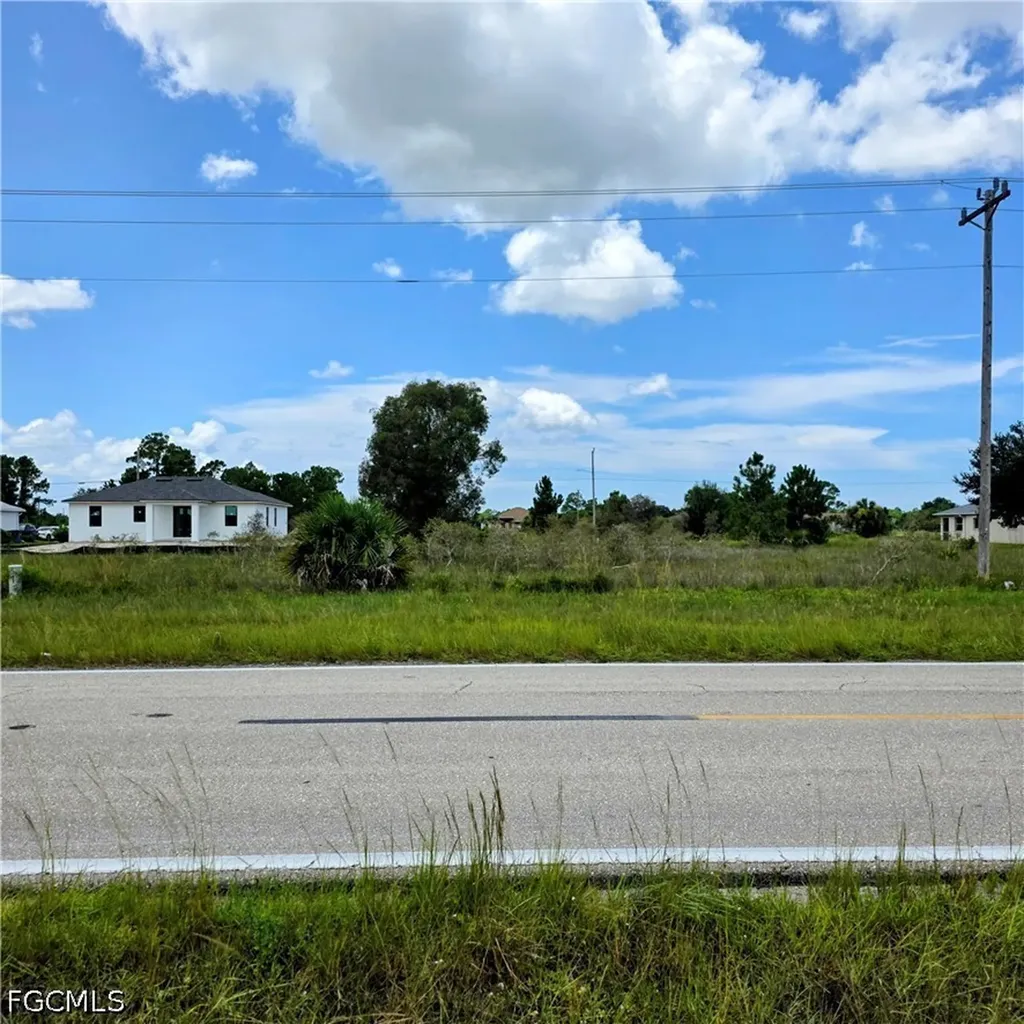 922 Columbus Boulevard Lehigh Acres FL 33974