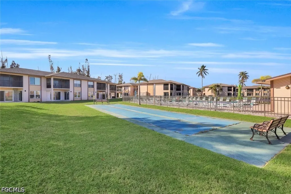 16881 Davis Road Fort Myers FL 33908