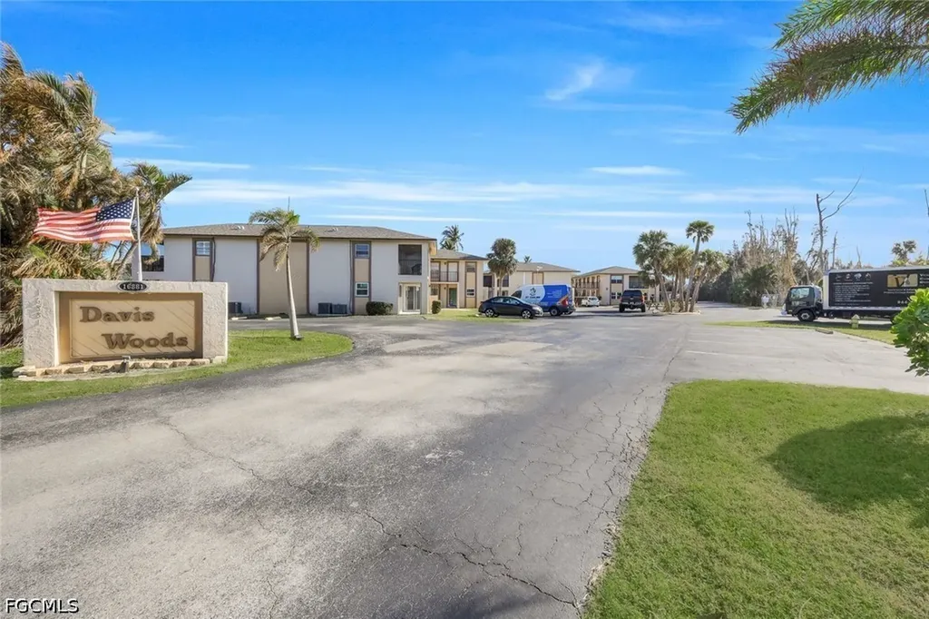 16881 Davis Road Fort Myers FL 33908