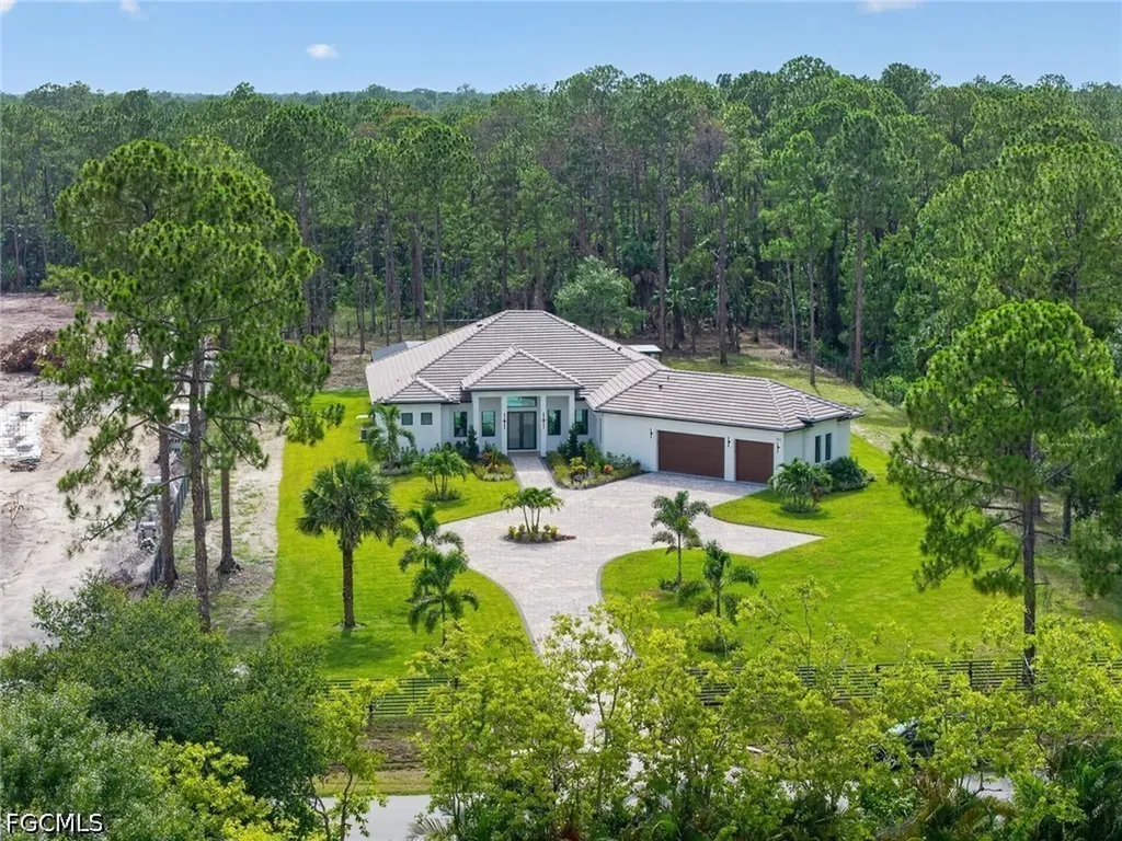 453 25th Street SW Naples FL 34117
