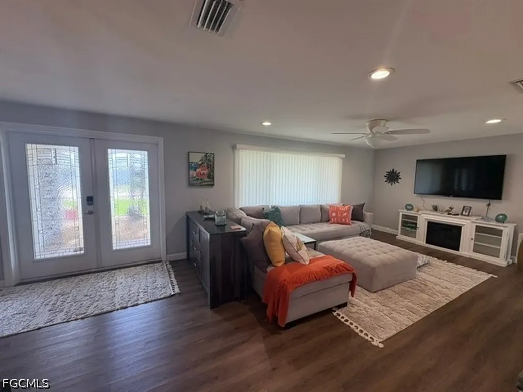 4431 N Pacific Circle North Fort Myers FL 33903