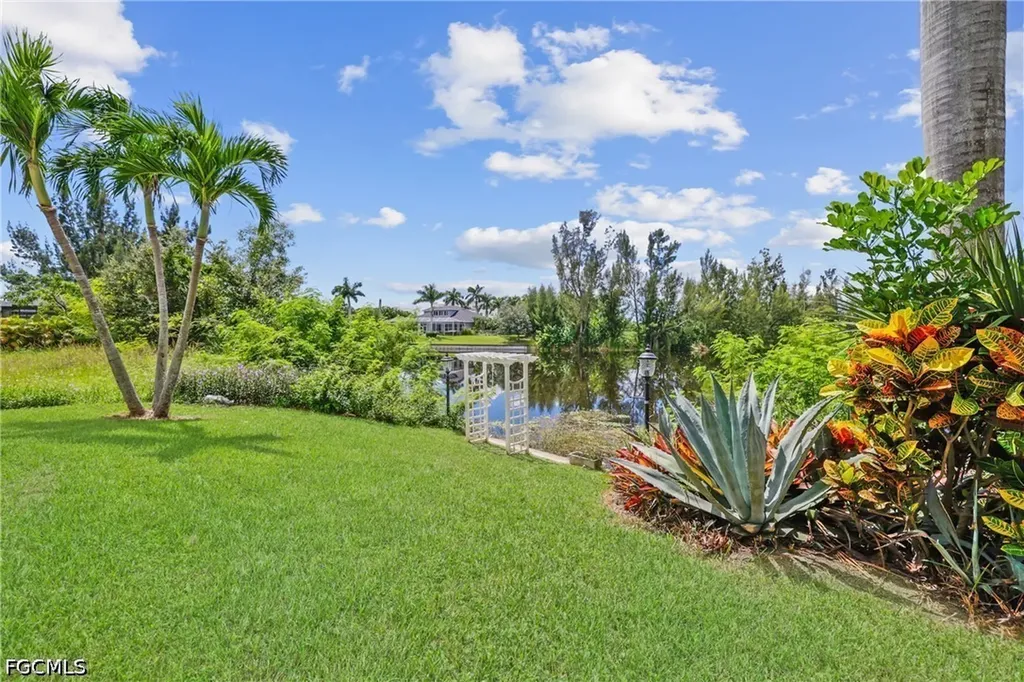 2250 SW 20th Avenue Cape Coral FL 33991