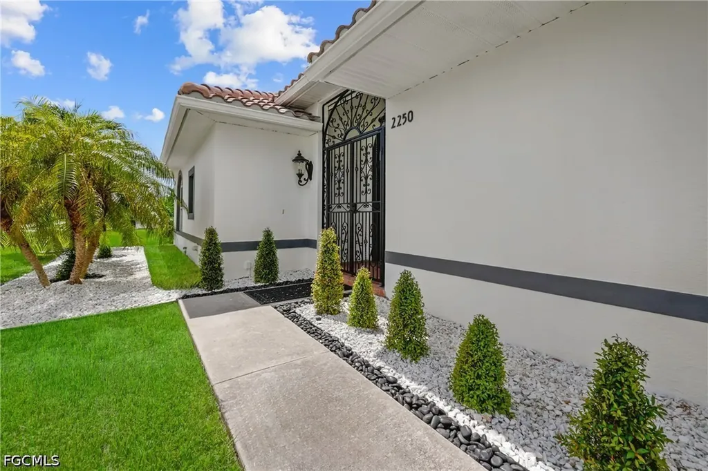 2250 SW 20th Avenue Cape Coral FL 33991