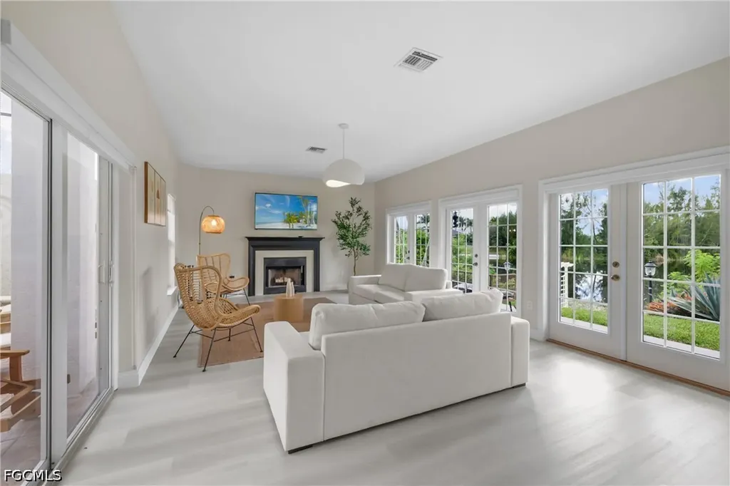 2250 SW 20th Avenue Cape Coral FL 33991