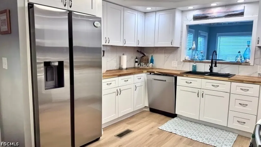 5714 Captain John Smith Loop North Fort Myers FL 33917