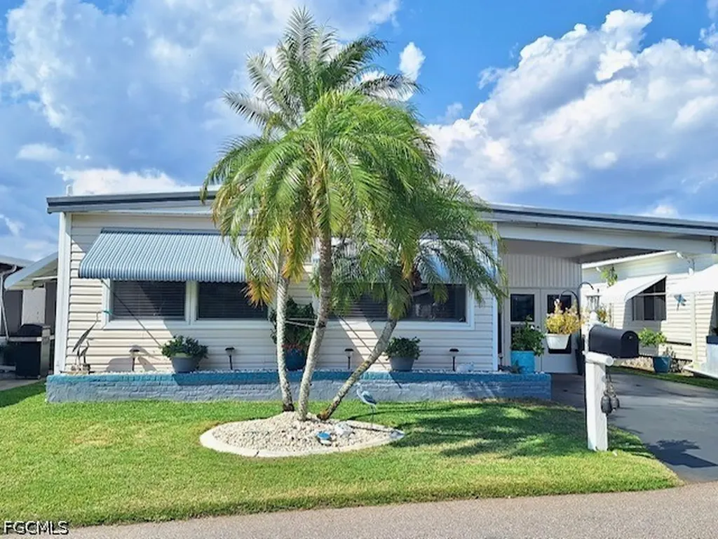 5714 Captain John Smith Loop North Fort Myers FL 33917