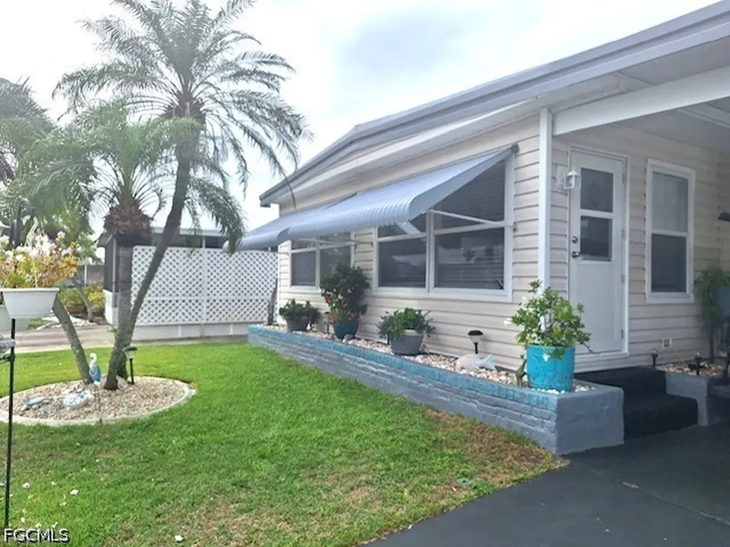 5714 Captain John Smith Loop North Fort Myers FL 33917