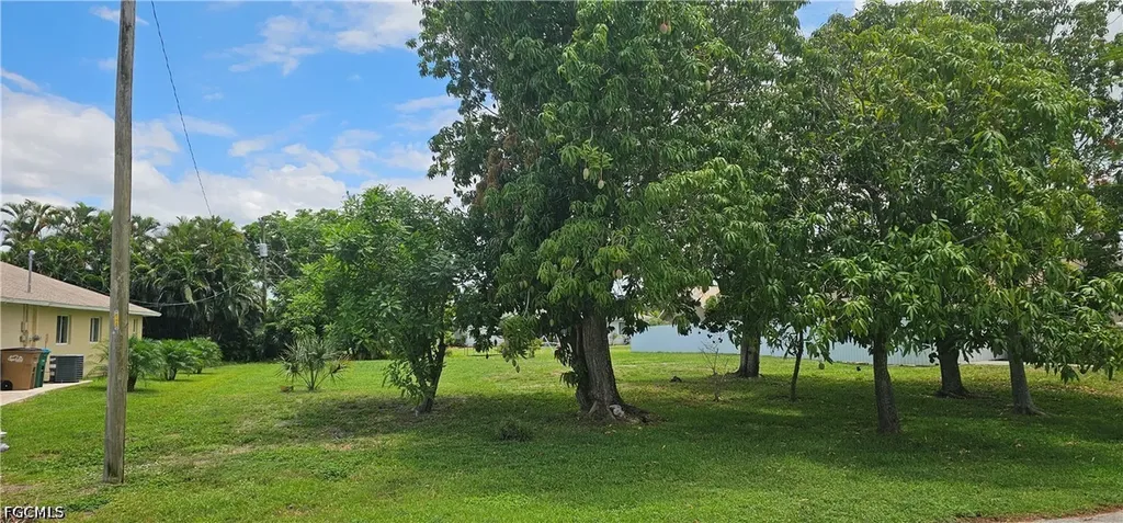 502 SE 17th Terrace Cape Coral FL 33990