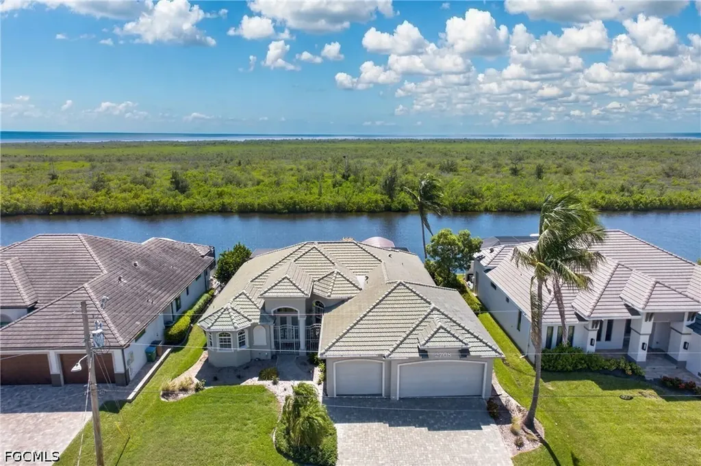 2708 NW 46th Avenue Cape Coral FL 33993