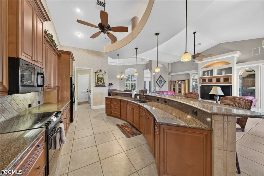 2708 NW 46th Avenue Cape Coral FL 33993