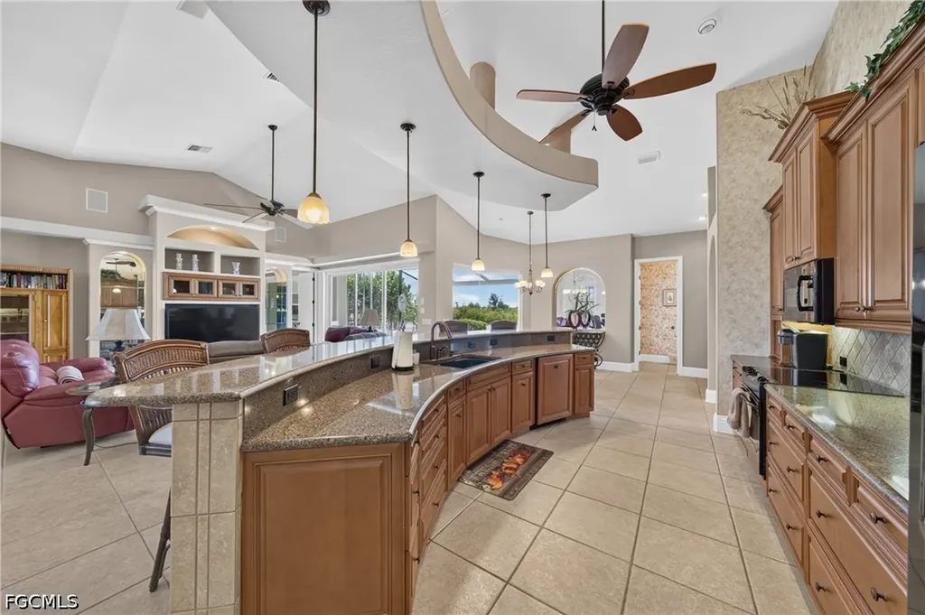 2708 NW 46th Avenue Cape Coral FL 33993