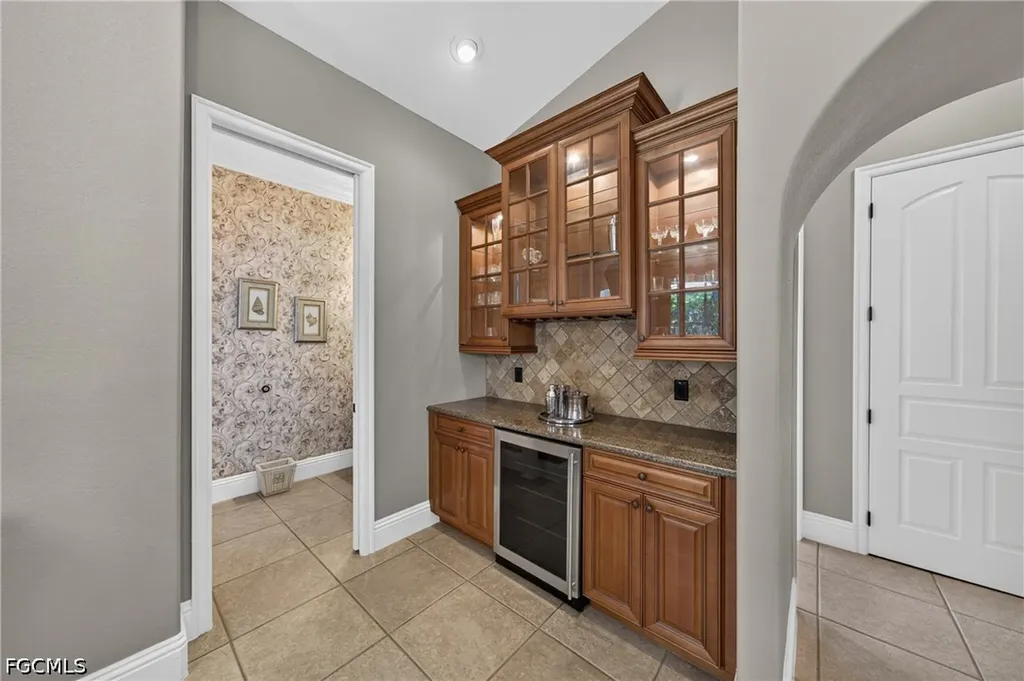 2708 NW 46th Avenue Cape Coral FL 33993