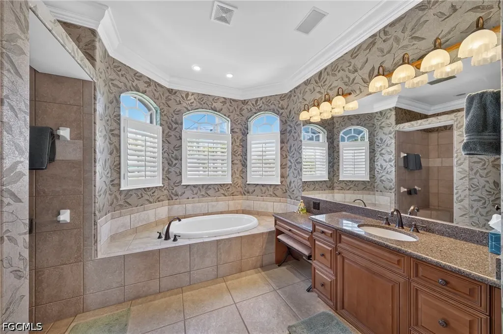 2708 NW 46th Avenue Cape Coral FL 33993