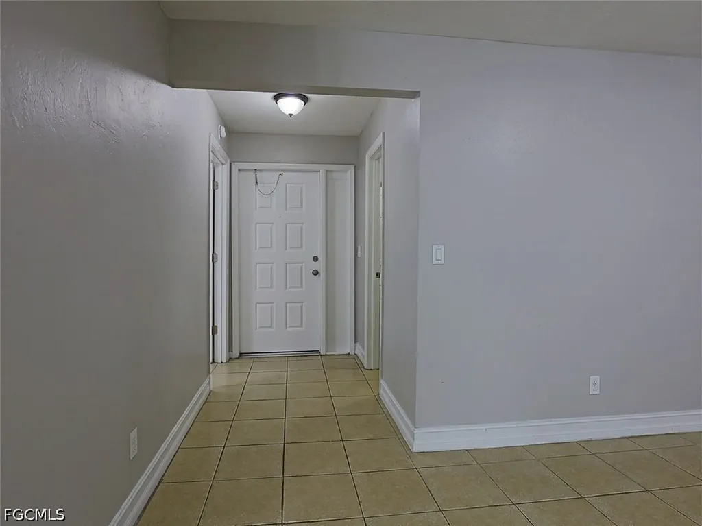 3725 Skyline Boulevard Cape Coral FL 33914