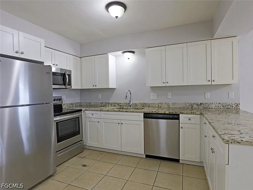 3725 Skyline Boulevard Cape Coral FL 33914