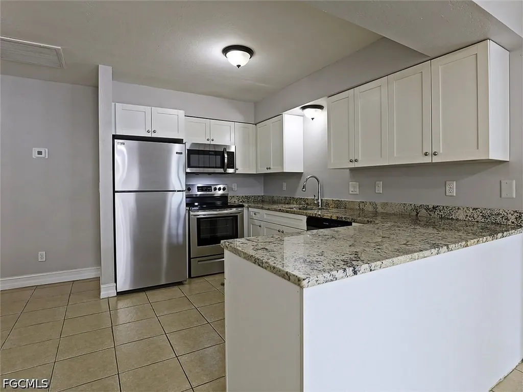 3725 Skyline Boulevard Cape Coral FL 33914