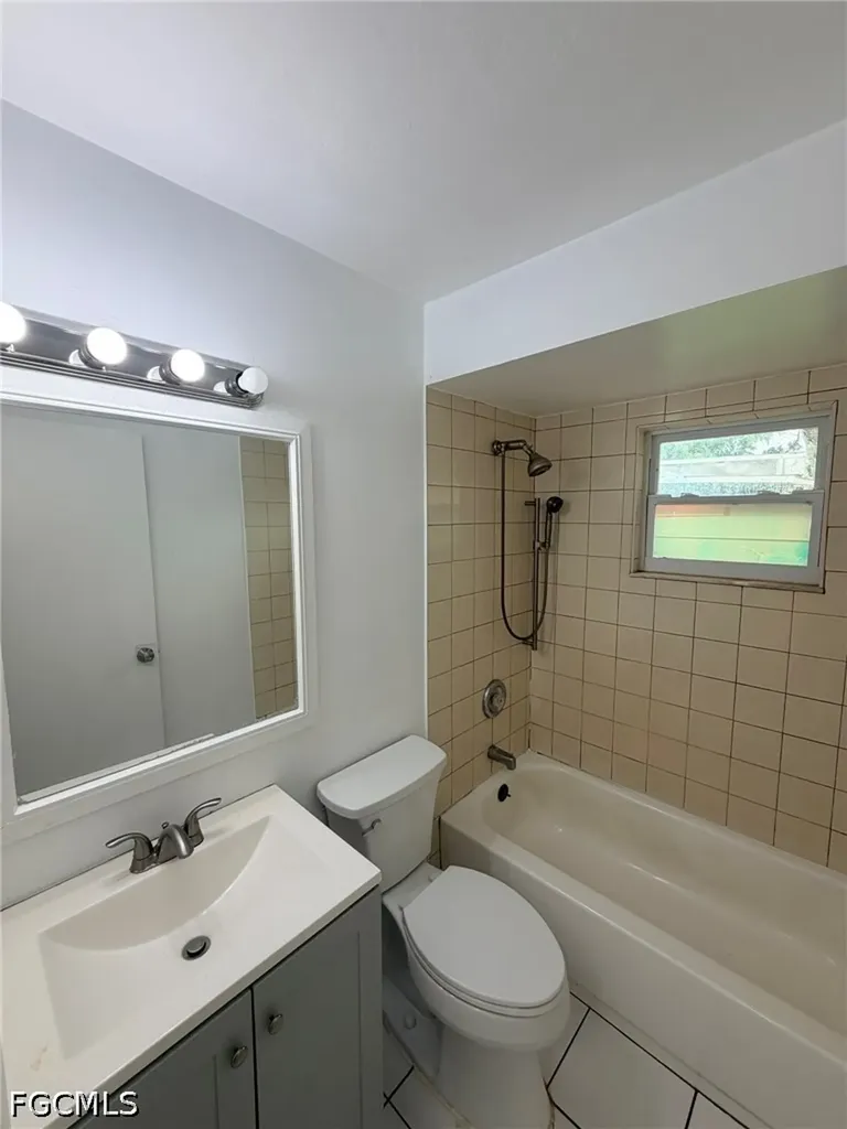 5549 7th Avenue Fort Myers FL 33907