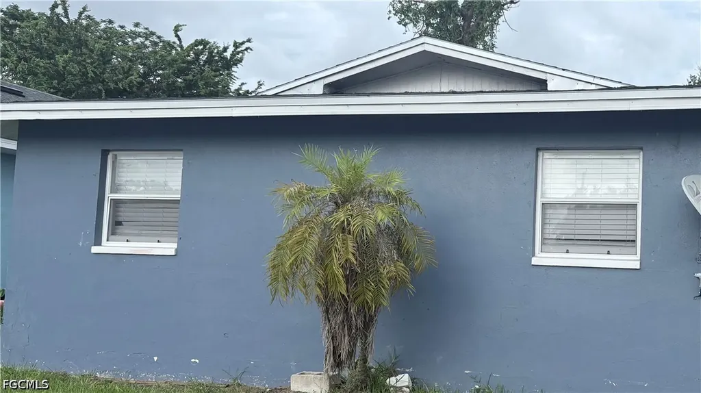 5449 6th Avenue Fort Myers FL 33907