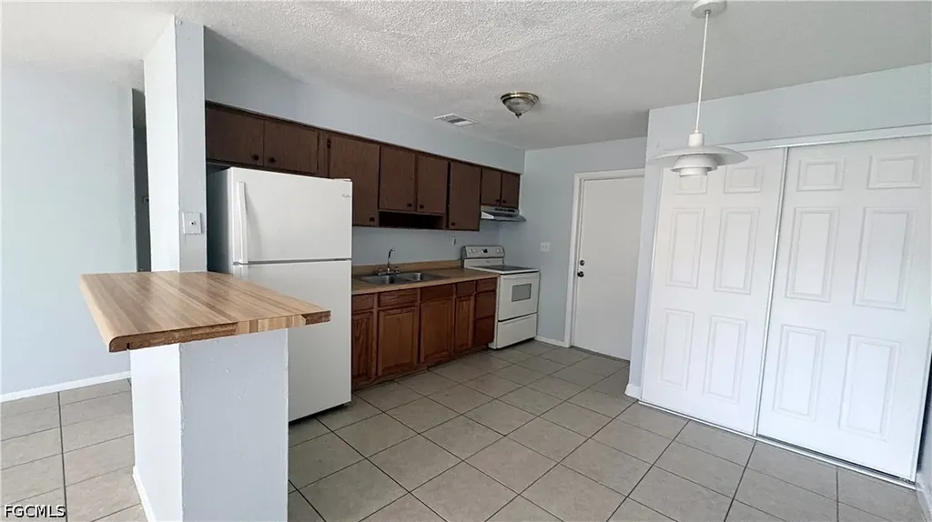 5449 6th Avenue Fort Myers FL 33907