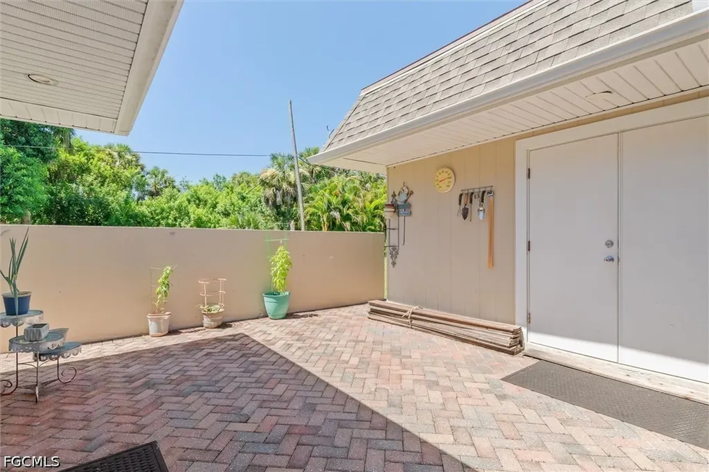 18579 Robinson Avenue Port Charlotte FL 33948