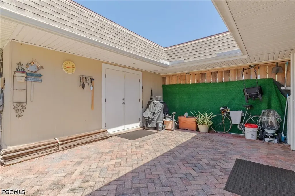 18579 Robinson Avenue Port Charlotte FL 33948