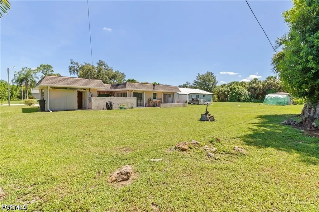 18579 Robinson Avenue Port Charlotte FL 33948