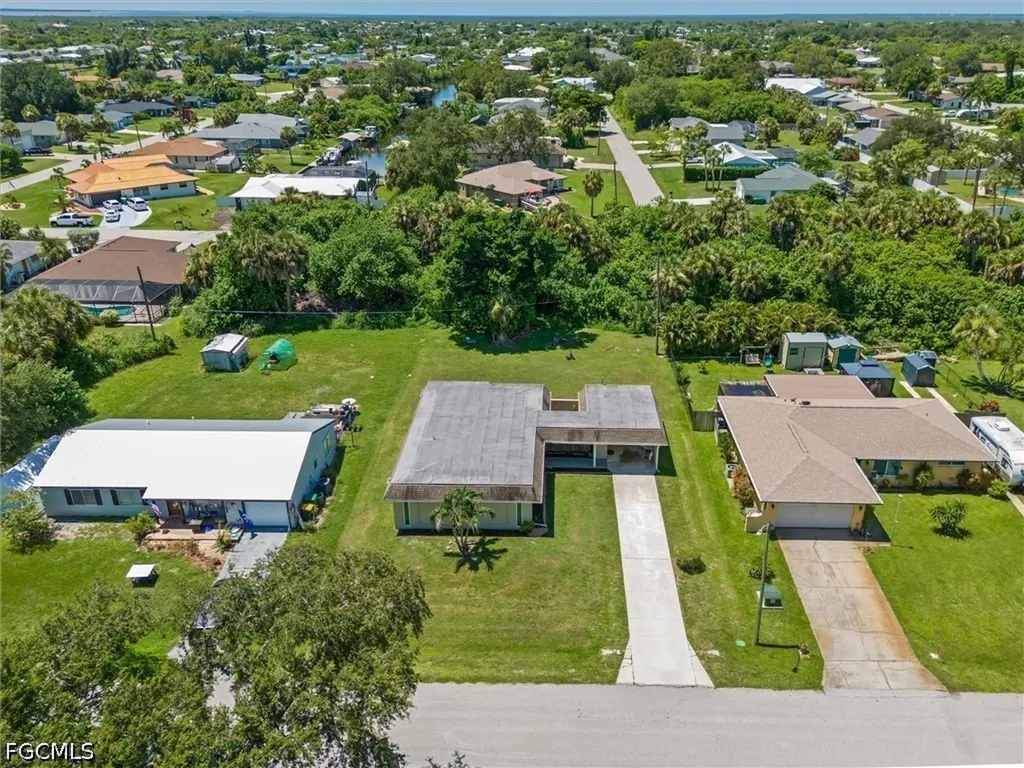 18579 Robinson Avenue Port Charlotte FL 33948