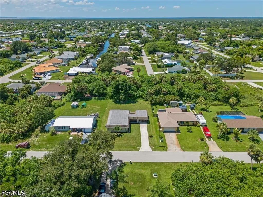 18579 Robinson Avenue Port Charlotte FL 33948